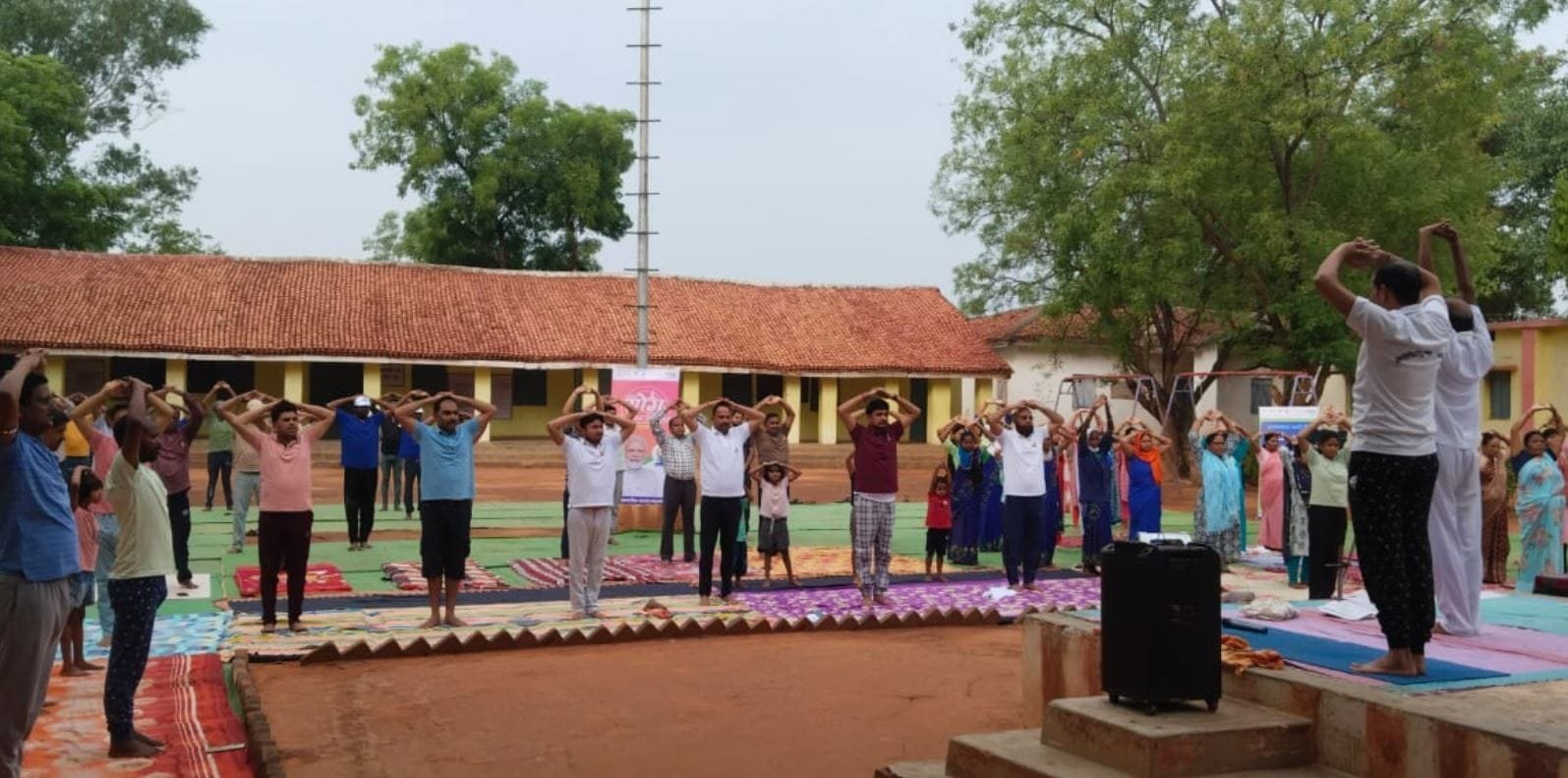 वाड्रफनगर के कन्या आश्रम में मनाया गया अंतर्राष्ट्रीय योग दिवस….