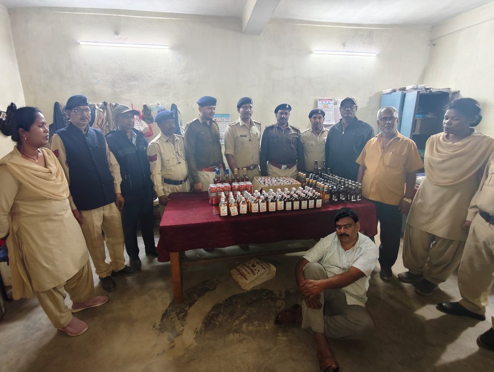 Ambikapur News : अवैध शराब के विरुद्ध आबकारी विभाग की बड़ी कार्यवाही