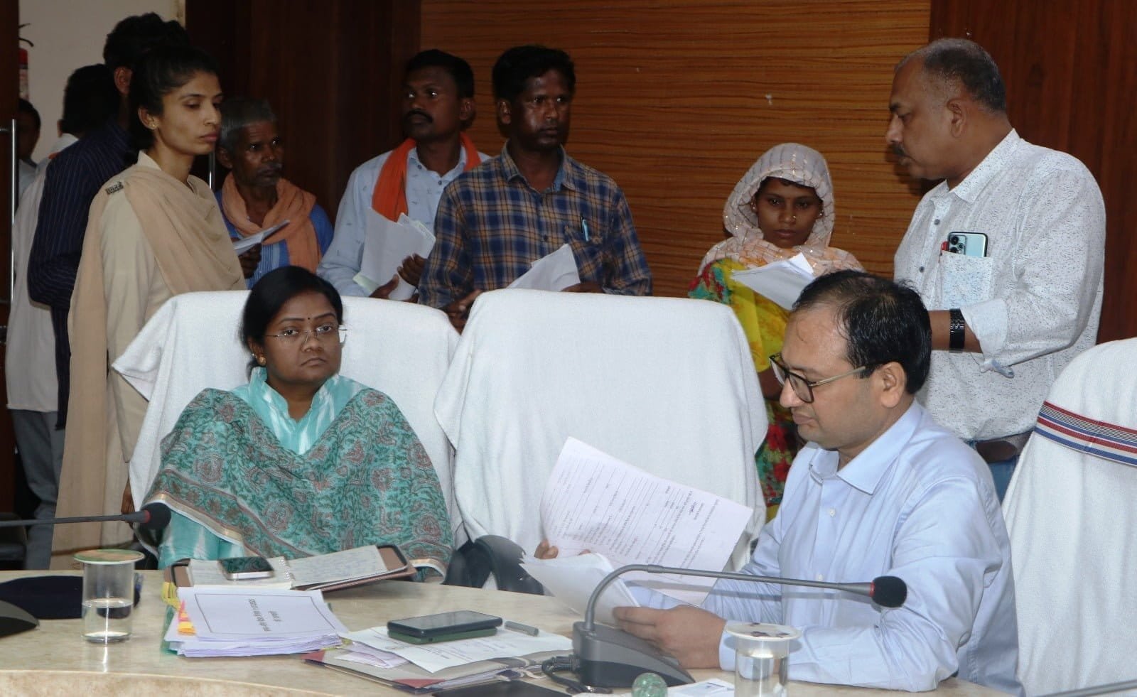 जनदर्शन में 50 आवेदन प्राप्त हुए कलेक्टर ने अधिकारियों को निराकरण करने के निर्देश दिए