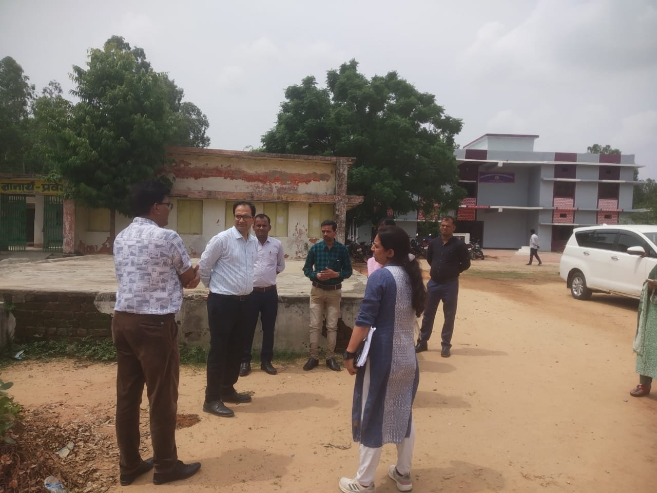 बसदेई में हाने वाले हरेली व छत्तीगढ़िया ओलंपिक के जिला स्तरीय कार्यक्रम स्थल निरक्षण के लिये पहुंचे कलेक्टर