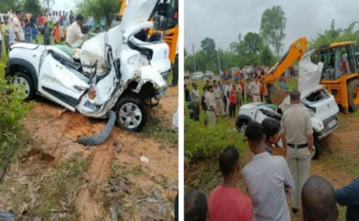 Ambikapur News : स्टेट हाइवे पर पेड़ से जा टकराई तेज रफ्तार कार, 2 दोस्तों की मौत, शव निकलवाने मंगानी पड़ी जेसीबी