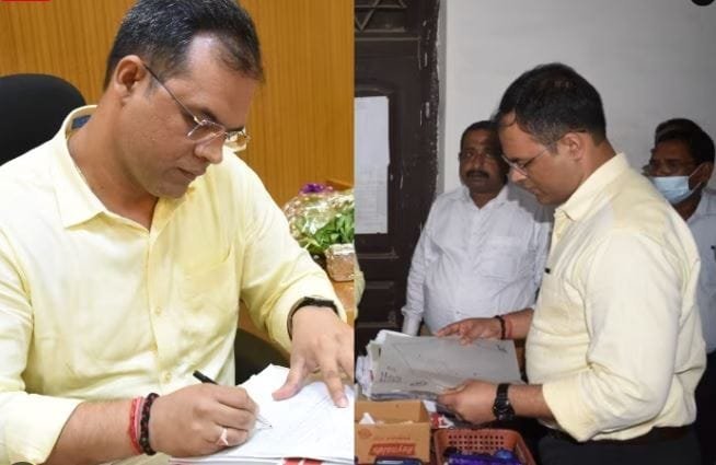 Ambikapur News : शांतिपूर्ण निर्वाचन संपन्न कराने प्रशासन सतर्क ..............कलेक्टर ने आदतन अपराधी प्रेम मराठा को किया एक साल के लिए जिला बदर अलग-अलग अपराधों में गंभीर प्रकरण हैं दर्ज