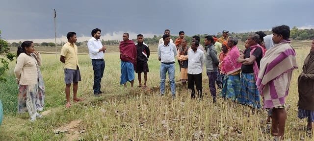कलेक्टर के निर्देश पर राजस्व एवं कृषि विभाग की संयुक्त टीम बेमौसम बारिश से किसानों को हुई फसल क्षति का रही आंकलन