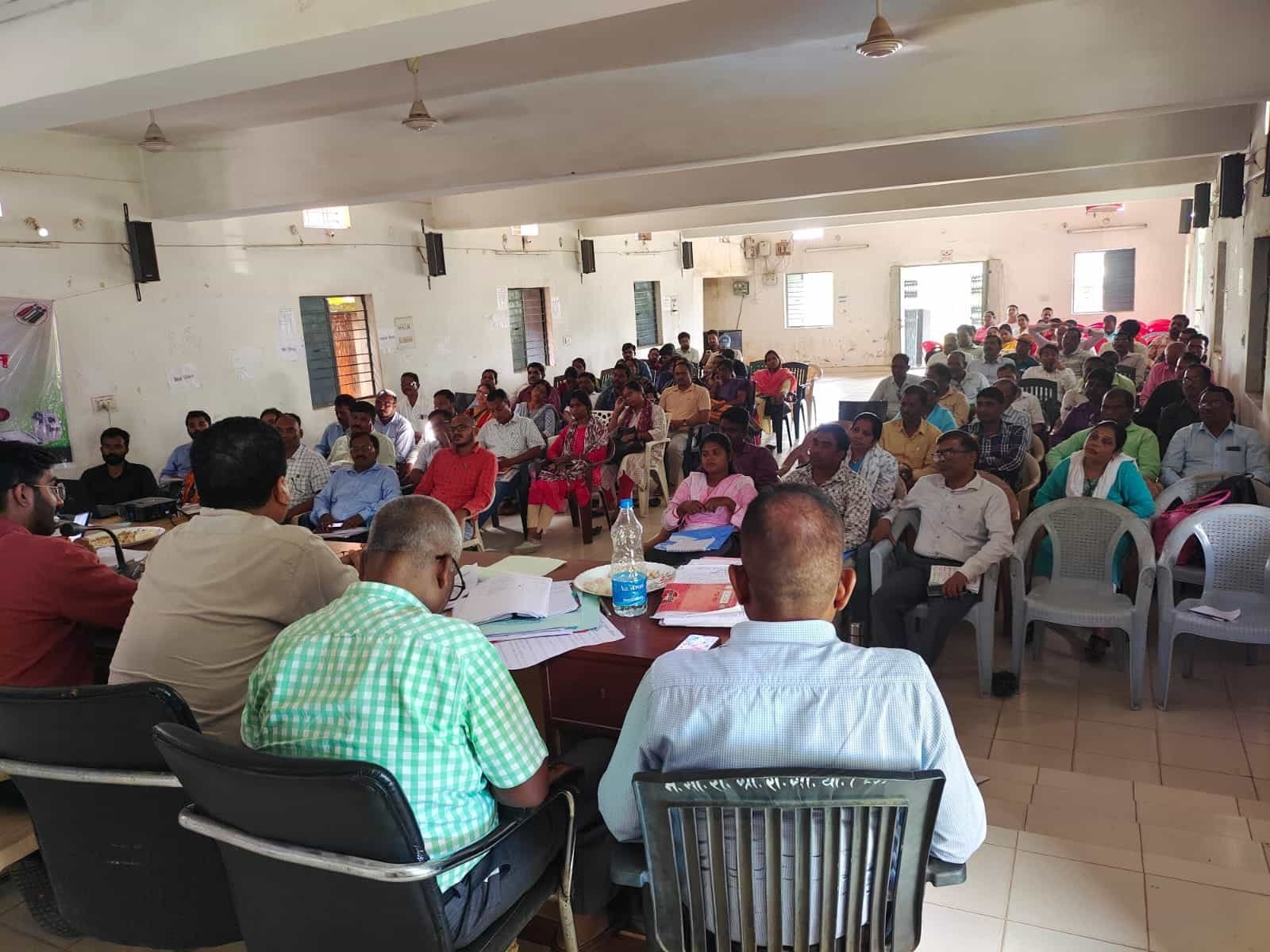 Ambikapur news :आकांक्षी ब्लॉक कार्यक्रम तहत लखनपुर में स्वास्थ्य एवं पोषण, शिक्षा, कृषि, सामाजिक विकास के बिंदुओं पर होंगे विशेष कार्यकार्ययोजना तैयार करने कलेक्टर श्री कुन्दन कुमार के निर्देशानुसार चिंतन शिविर सम्पन्न