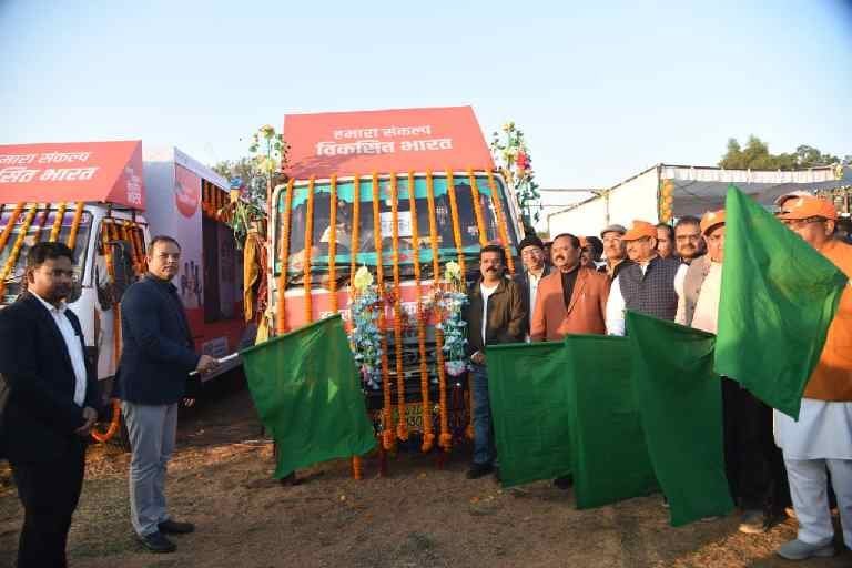 AMBIKAPUR BJP : बेहद उत्साह के साथ यात्रा की शुरुआत, पहले आयोजन से ही लोगों को मिलने लगा योजनाओं का लाभ, योजनाओं के लाभार्थियों ने साझा किए अपने अनुभव