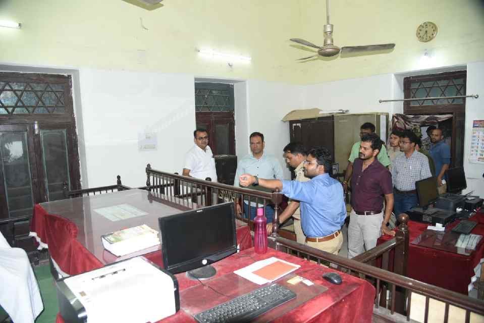 Election News: नाम निर्देशन के दौरान बेहतर व्यवस्था के लिए अग्रिम तैयारियों में जुटा प्रशासन, कलेक्टर एवं जिला निर्वाचन अधिकारी और एसपी ने नाम निर्देशन पत्र जमा करने हेतु निर्धारित कार्यालयों का किया निरीक्षण