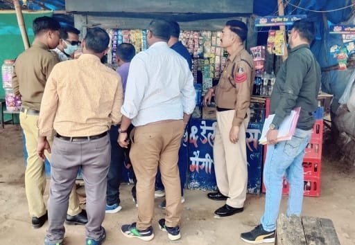 अमानक तम्बाकू उत्पादों के विक्रय और सार्वजनिक जगहों पर धूम्रपान करने पर हुई चालानी कार्यवाही