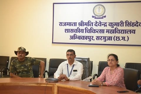 मेडिकल कॉलेज में आयोजित किया गया फायर फाइटिंग प्रशिक्षण कार्यक्रम