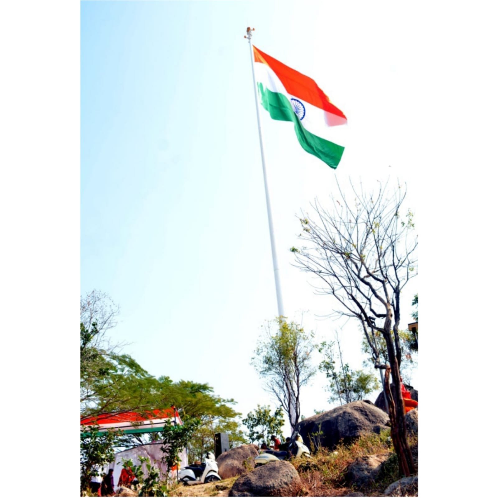 Ambikapur@ स्वस्थ मंत्री ने किया राष्ट्रीय ध्वज हाई मास्ट का उत्घाटन बढ़ी शहर की गरिमा