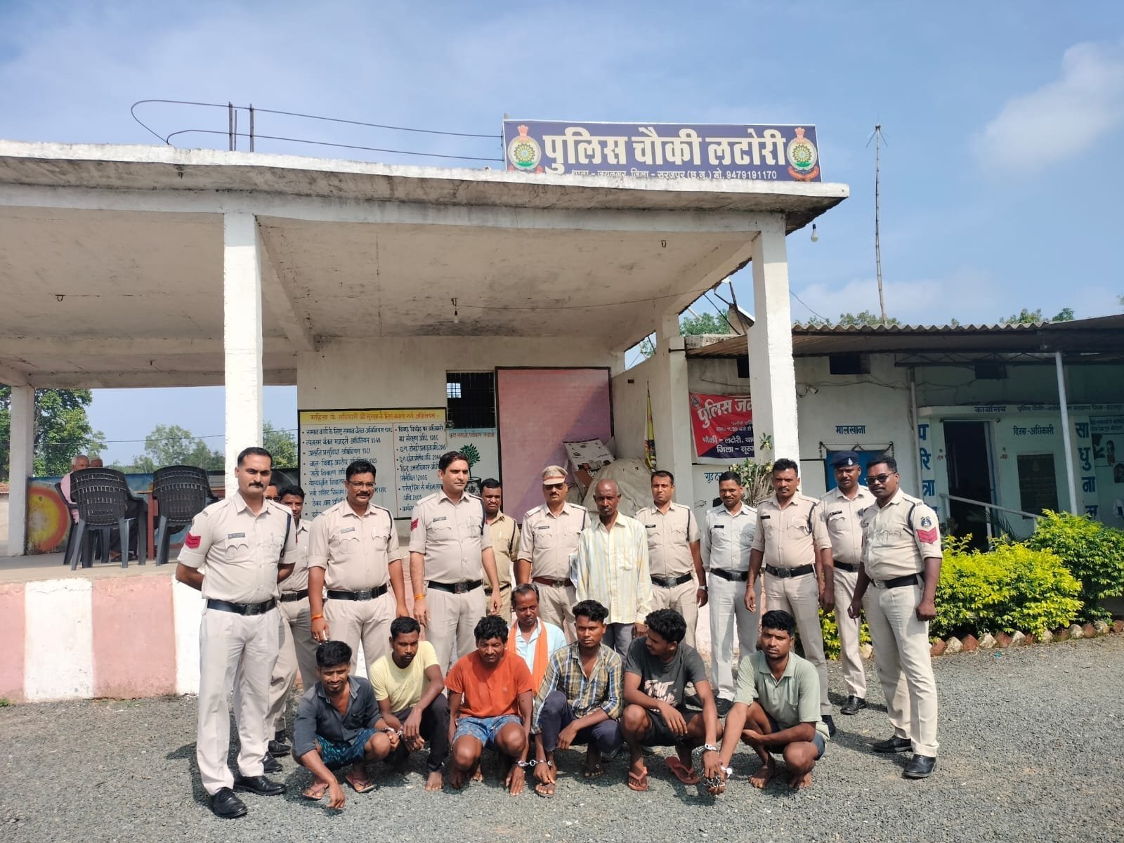 जमीन संबंधी विवाद को लेकर प्राणघातक हमला करने वाले 8 आरोपियों का चौकी लटोरी पुलिस ने किया गिरफ्तार।