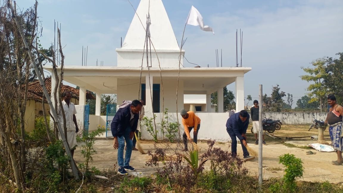 श्री रामलला प्राण प्रतिष्ठा रामोत्सव के उपलक्ष्य में जिले के शासकीय संस्थाओं एवं प्रतिष्ठित मंदिरों में किया जा रहा साफ-सफाई 22 जनवरी को जिला स्तरीय एवं ग्राम पंचायतों में भव्य एवं वृहद रूप से मानस गान का होगा आयोजनl