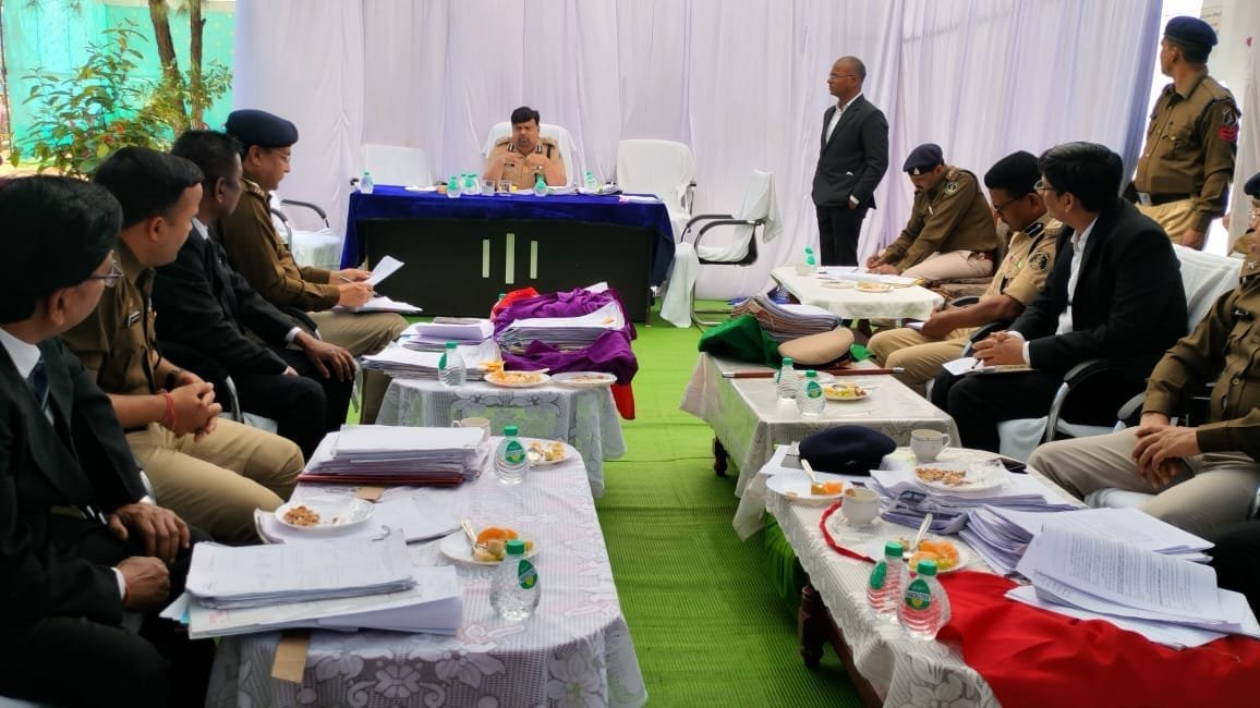 पुलिस महानिरीक्षक सुरगुजा ने की रेंज स्तरीय दोष मुक्ति प्रकरणों की समीक्षा सरगुजा रेंज के सभी जिलों के लगभग 325 प्रकरणों की समीक्षा कर प्रकरणों का किया गया निकाल रेंज के सभी जिलों के पुलिस अधीक्षक एवं रेंज के सभी जिलों के लोक अभियोजन अधिकारी रहे उप...