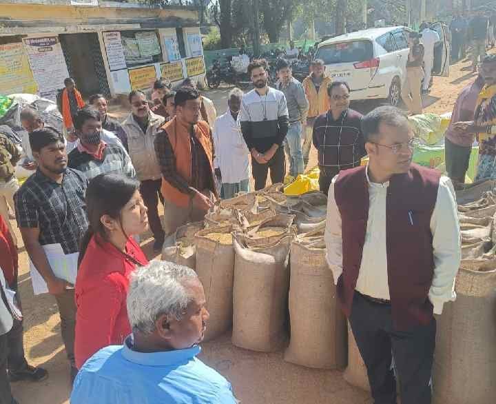Ambikapur: किसानों की सहूलियत के लिए प्रदेश के विभिन्न जिलों में खुलेंगे 25 नवीन धान उपार्जन केंद्र, खाद्य विभाग से आदेश जारी