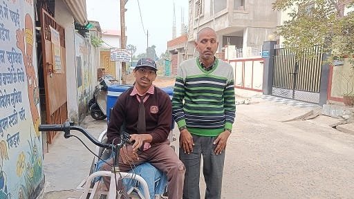 सड़क पर सरपट दौड़ती है लक्की की ट्राइसिकल, दिव्यांगता अब नहीं आती आड़े