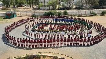 मतदाता जागरूकता अभियान के तहत मानव चक्र बनाकर शत-प्रतिशत मतदान का दिया गया सन्देश, दिलाई गई शपथ