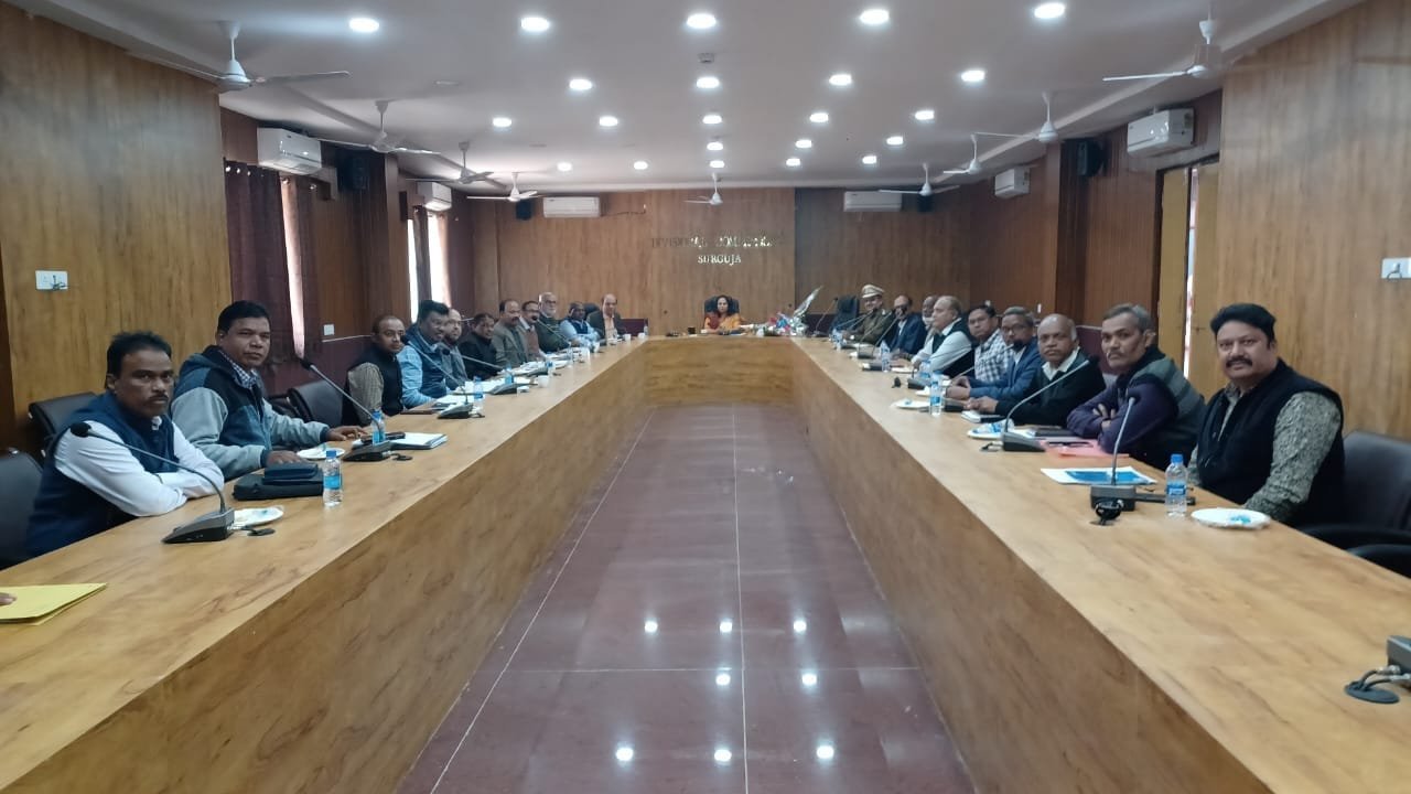 संभागायुक्त ने ली समस्त संभागीय अधिकारियों की बैठक, दी नववर्ष की शुभकामनाएं नए वर्ष में नई ऊर्जा और उत्साह के साथ अपने दायित्वों का निर्वहन करें - संभागायुक्त श्रीमती शिखा