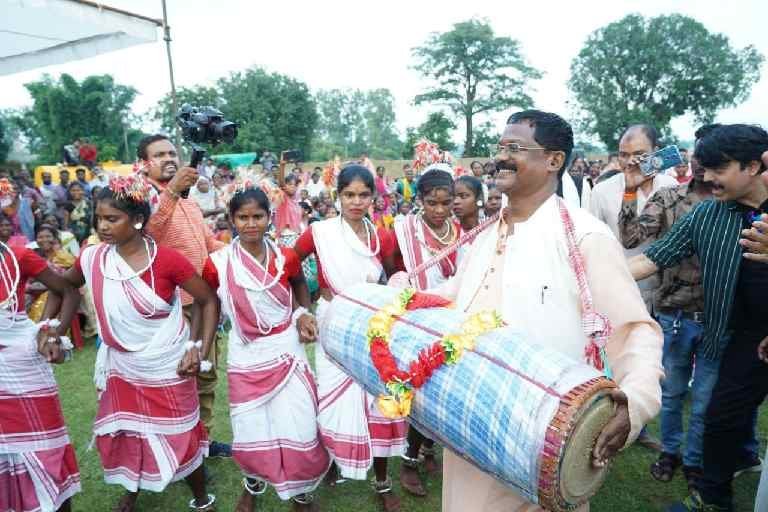 Ambikapur News : कर्मा महोत्सव 2023 का भव्य समापन, लोक संस्कृति ही हमारी पहचान हैं : संस्कृति मंत्री अमरजीत भगत*
