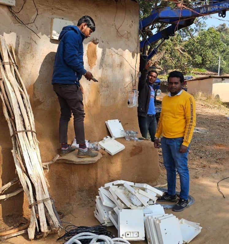 पीएम जनमन योजनाः रोशन हो रहे जिले के 558 पहाड़ी कोरवा परिवार, विद्युतीकरण हेतु कुल 4.80 करोड़ रुपए के 32 वितरण ट्रांसफार्मर की मिली स्वीकृति