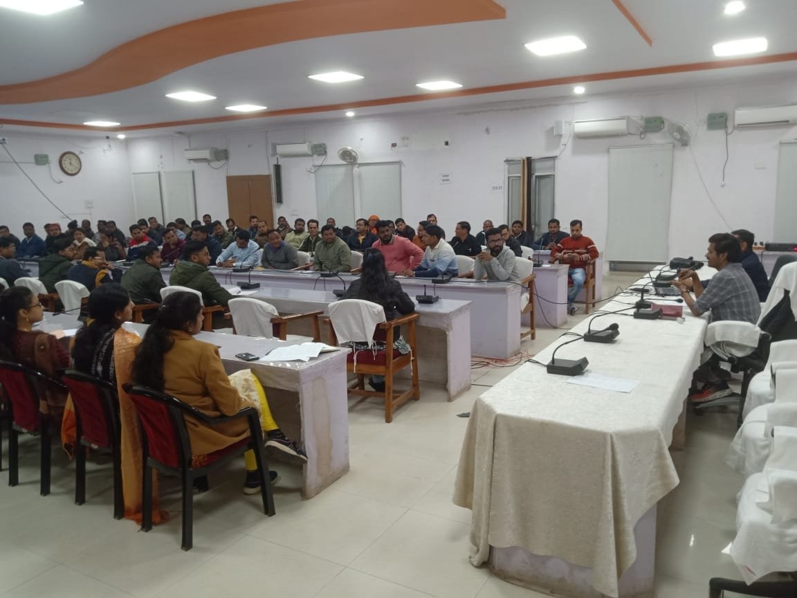 कर्मचारियों का डाटाबेस तैयार करने पीपीईएस सॉफ्टवेयर में एंट्री के संबंध में कर्मचारियों को दिया गया प्रशिक्षण