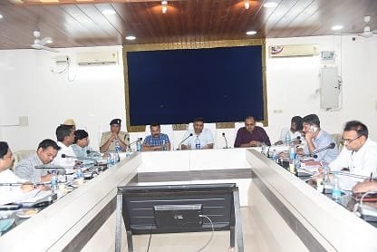 समान्य प्रेक्षक की उपस्थिति में राजनैतिक दलों के प्रतिनिधियों के समक्ष ईवीएम मशीनों का द्वितीय रेंडमाइजेशन सम्पन्न