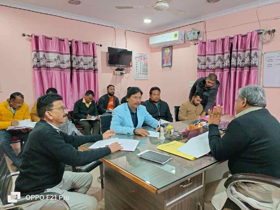 AMBIKAPUR : कलेक्टर श्री कुन्दन कुमार के निर्देश पर सभी अधिकारियों और सीईओ जनपद ने की विभागीय कार्यों की समीक्षा ,  सभी कार्य को समय अवधि पर पुर्ण करने के निर्देश , पढ़े पूरी ख़बर