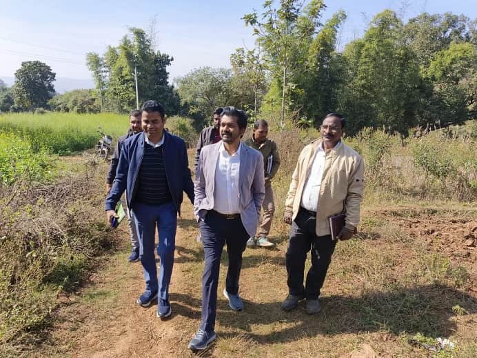 Survey : पीवीटीजी बसाहटों में पहुंचे अधिकारी-कर्मचारी, प्रधानमंत्री जनमन योजना के तहत सुविधाओं के विस्तार हेतु घर-घर सर्वे जारी