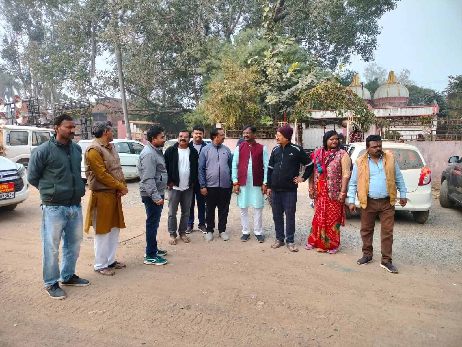 “स्वच्छ तीर्थ अभियान“ के तहत मंदिरों एवं धार्मिक स्थलों की साफ-सफाई जारी नगर निगम आयुक्त ने स्थानीय जनप्रतिनिधियों एवं आमजनों के साथ मिलकर किया श्रमदान