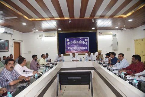 समय सीमा की बैठक में कलेक्टर श्री भोस्कर ने की लोकसभा निर्वाचन की तैयारियों की समीक्षा