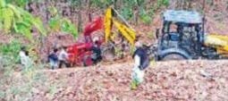 प्रधानमंत्री सड़क योजना के तहत हो रहे रोड की कार्य चल रही है कछुआ की चाल