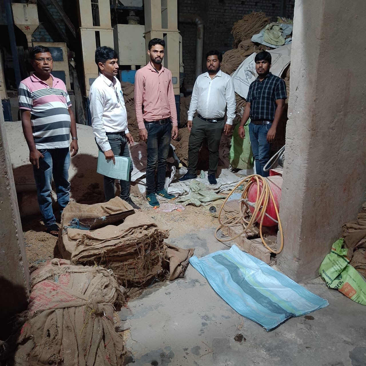 Ambikapur news : मुख्य सचिव के निर्देश अनुरूप जिले में कलेक्टर के मार्गदर्शन में धान खरीदी की तैयारी शुरू, अधिकारी कर रहे राइस मिलों का भौतिक सत्यापन