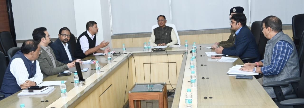 AMBIKAPUR : जिले में पेट्रोल डीजल आपूर्ति की समस्या नहीं, प्रशासन की लोगों से अपील पैनिक ना करें, जिले में 61 पंपों में पर्याप्त पेट्रोल डीजल स्टॉक उपलब्ध,अफवाहों से बचें, मुख्यमंत्री