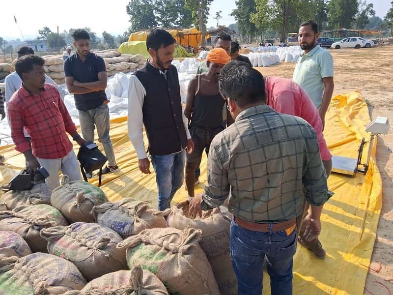 DHAN KHARIDI : 21 क्विंटल धान खरीदी का आदेश जारी धान बेच चुके किसानों को भी मिलेगा इसका लाभ , मुख्यमंत्री के निर्देश पर - छत्तीसगढ़ में प्रधानमंत्री श्री नरेन्द्र मोदी की गारंटी पर अमल शुरू