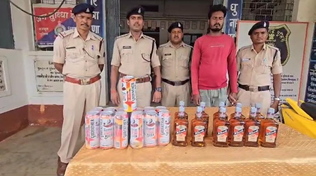 Jashpur News:- अंग्रेजी शराब तस्कर समेत किराना दुकान में गांजा विक्रय करने वाले कुल 2 आरोपी गिरफ्तार…. पढ़िए पूरी खबर