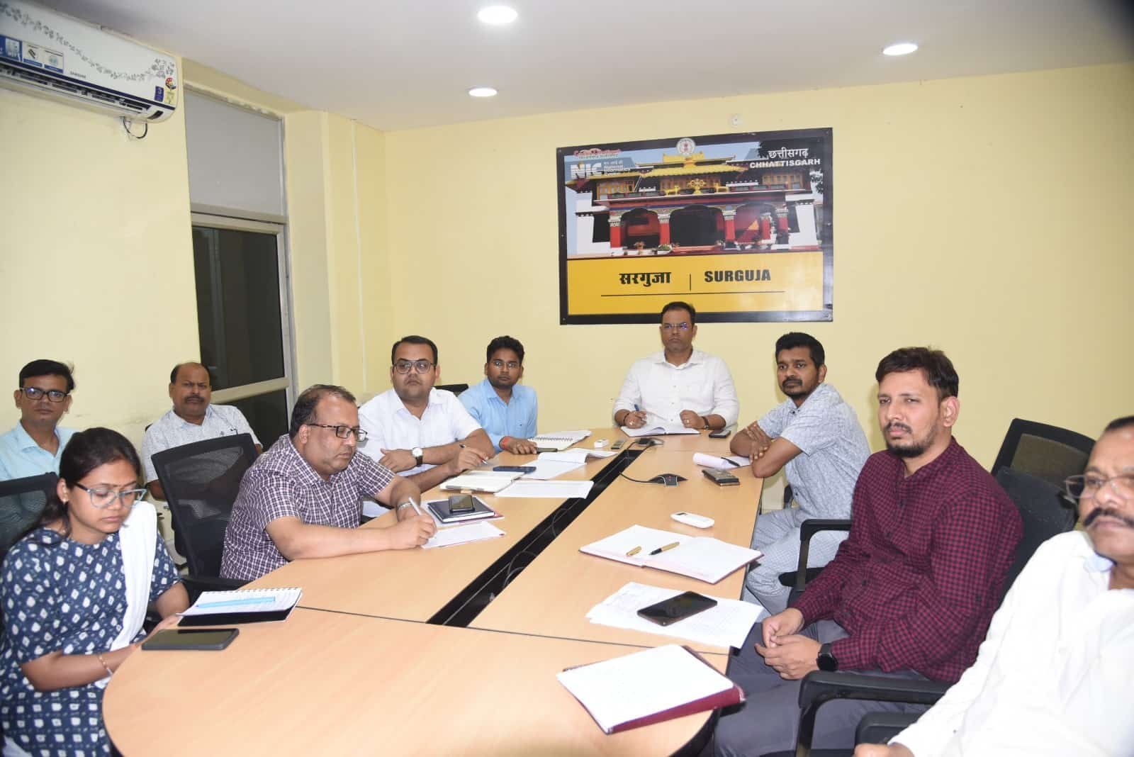 Ambikapur News :आदर्श आचरण संहिता अनुपालन, संपत्ति विरूपण, मीडिया संबंधी विषय, फेक न्यूज, साइबर सेल, सोशल मीडिया सेल एवं पोस्टल बैलेट के संबंध में दिए गए विस्तृत दिशा निर्देश